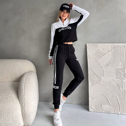 Adidas Originals™ Colourblock  – Bold. Sporty. Iconic.