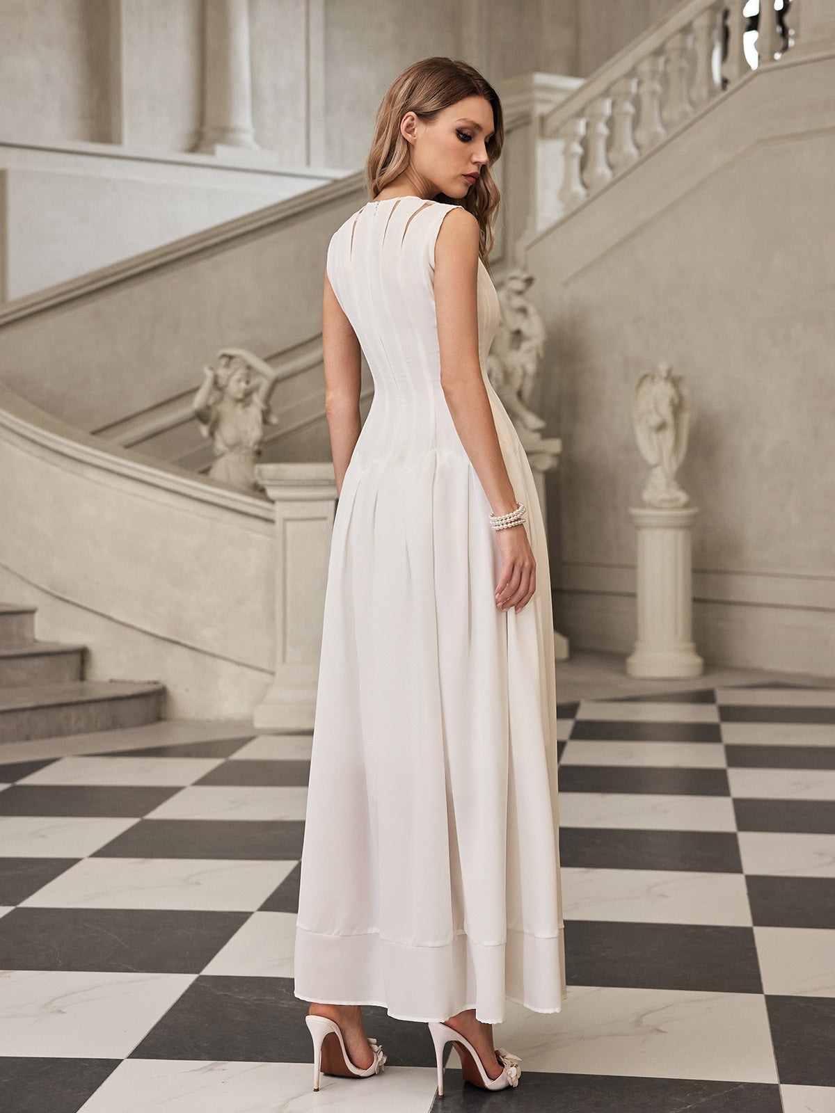 Faelthis Sleeveless Pleat Maxi Dress