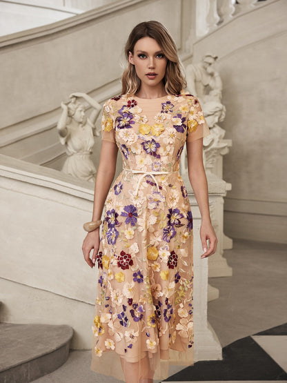 Geyra Short Sleeve Flower Embroidered Midi Dress